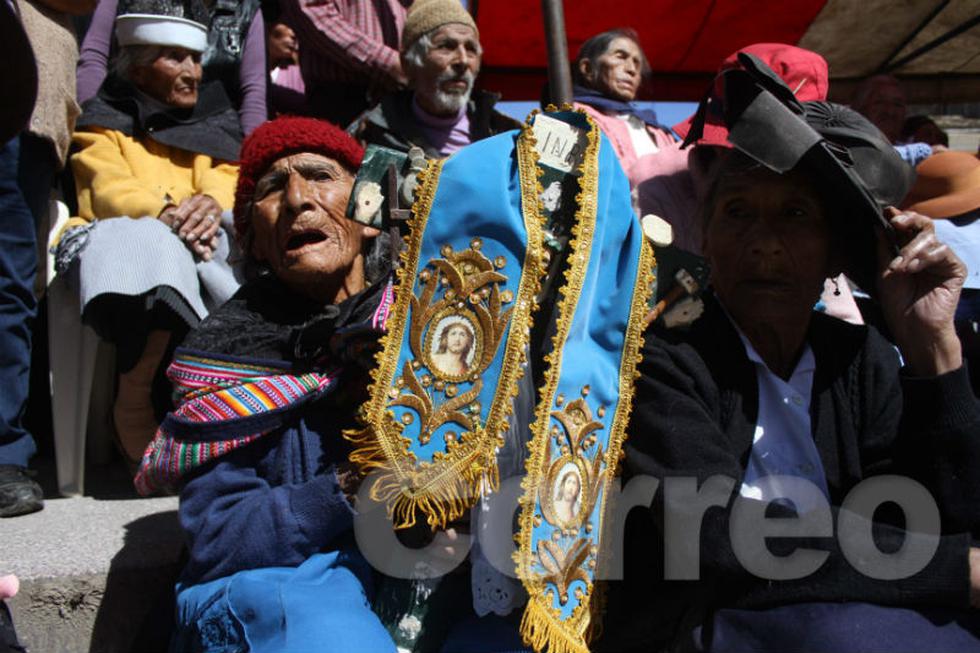 Los Shapis demuestran  devoción por la santísima 'Cruz de Mayo' (FOTOS)