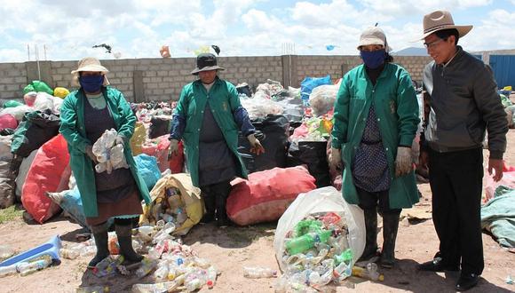 Azángaro formalizará a asociación de recicladoras
