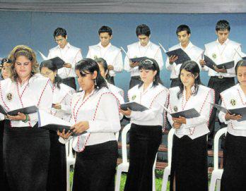 Coro de la UDEP y su CD