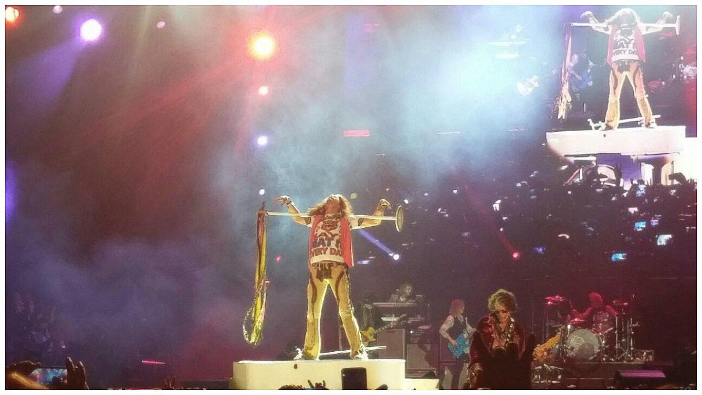 Aerosmith en Lima: así fueron los bailes de Steven Tyler sobre el escenario (VIDEO)