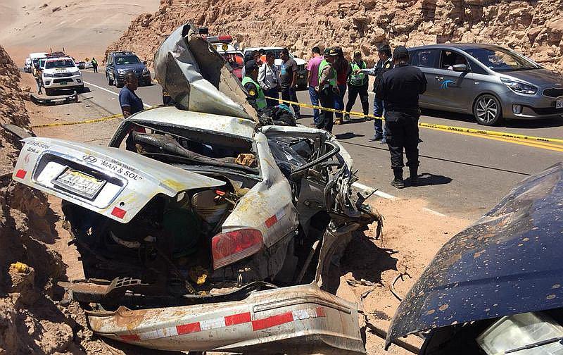 Tragedia: Dos muertos y siete heridos deja choque vehicular en sector El Pacae