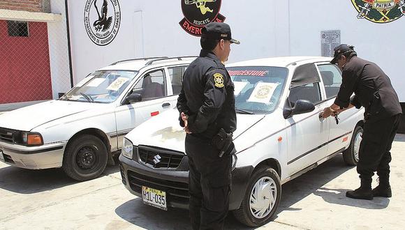 Nuevo Chimbote: Detrás de prostíbulo “Oasis” hallan tres vehículos robados 