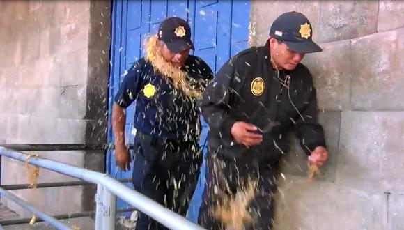 Ambulantes arrojan comida descompuesta a serenos en municipalidad del Cusco (VIDEO)