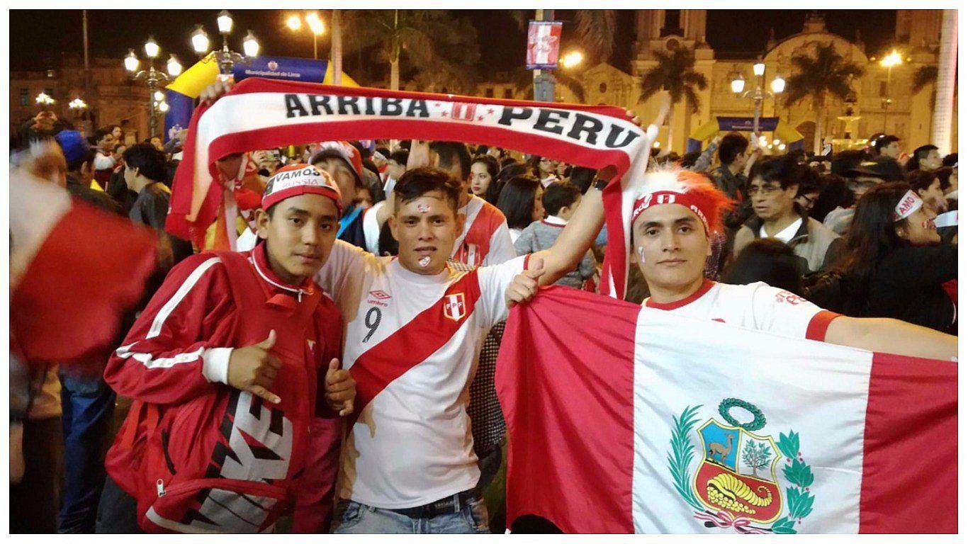 Rusia 2018: ​hinchas festejaron en calles la clasificación de Perú al Mundial (VIDEO)