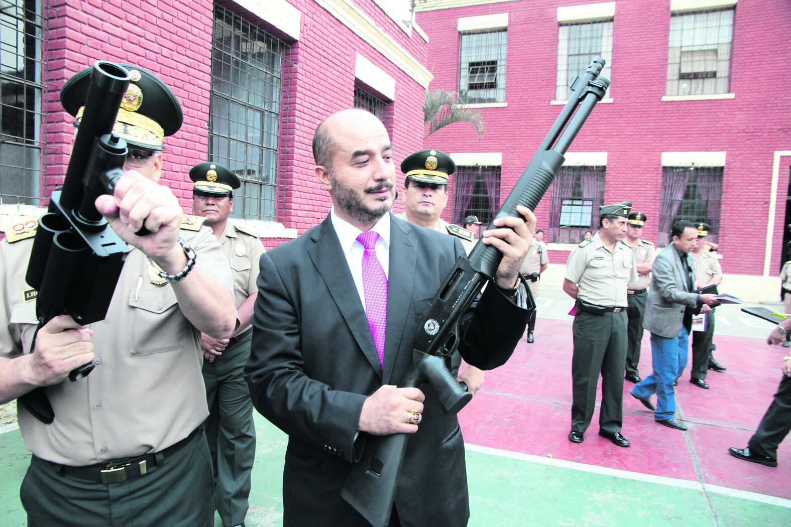 Ministerio del Interior en desacuerdo con el uso de armas no letales