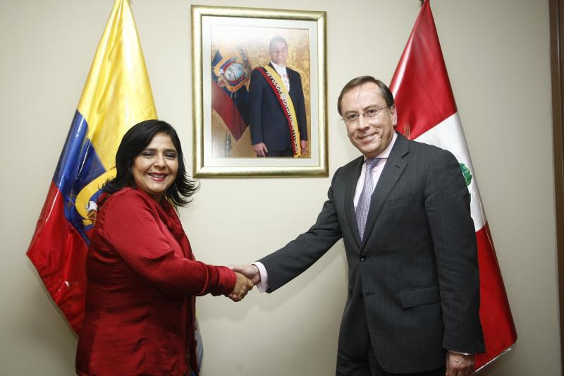 Agresión del embajador de Ecuador no es el primer ataque de un diplomático en el Perú