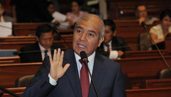 Ministro Pedraza asegura no estar "pintado" y no descarta salida de Raúl Salazar 