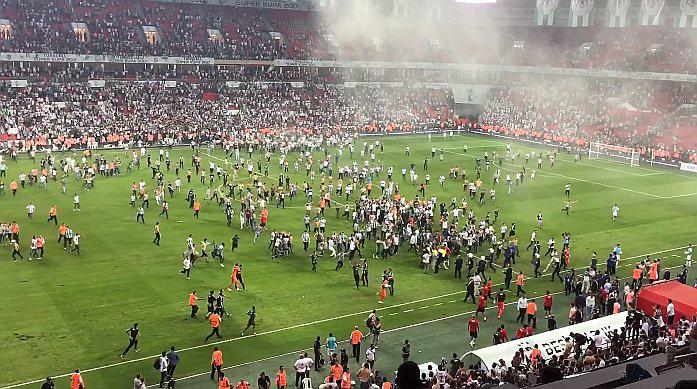 YouTube: la violenta pelea de cientos de hinchas en pleno partido de fútbol en Turquía (VIDEO)