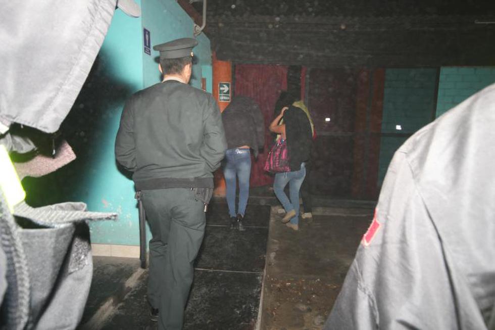 En 'megaoperativo' intervienen a damas de compañía y "clientes" en Chosica