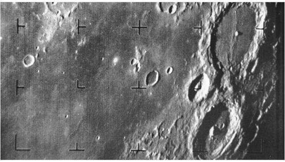 El hidrógeno de los polos de la Luna indica modificaciones en eje de rotación