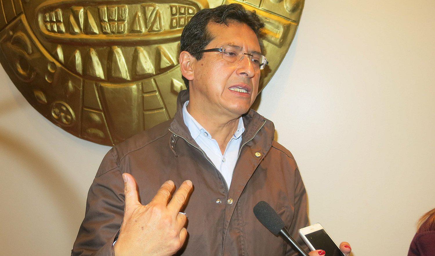 Alcalde de Cusco exige la renuncia de Bruno Giuffra por tema Aeropuerto de Chinchero 