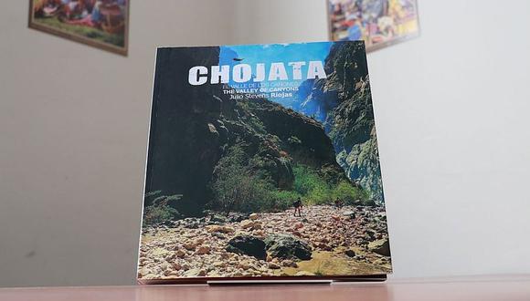 Universidad de Moquegua presenta el libro "Chojata, el valle de los cañones"