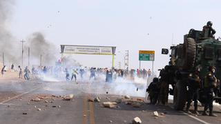 Con gases lacrimógenos dispersan manifestantes y se restablece tránsito en Panamericana Sur (VIDEO)