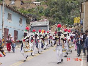 Tarmeños danzan a ritmo de "Negritos de Huanuquillo"