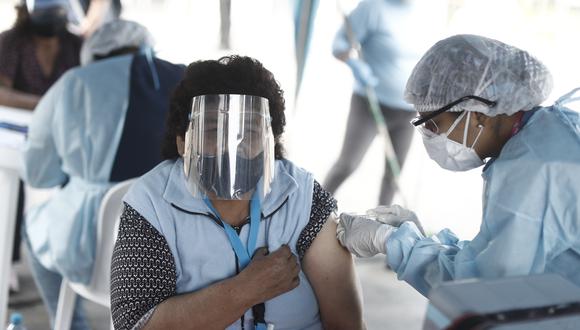 Vacunación de peruanos a nivel nacional continúa.  (Foto: GEC)