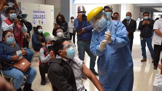 El 15% de docentes y administrativos de colegios en Tacna no se vacunaron