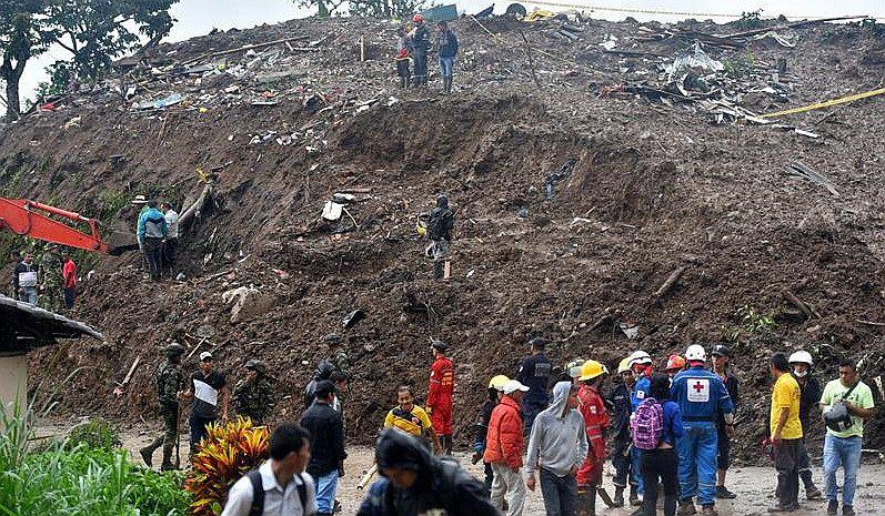 Al menos 11 muertos dejó deslizamiento de tierra por fuertes lluvias en Colombia (FOTOS)