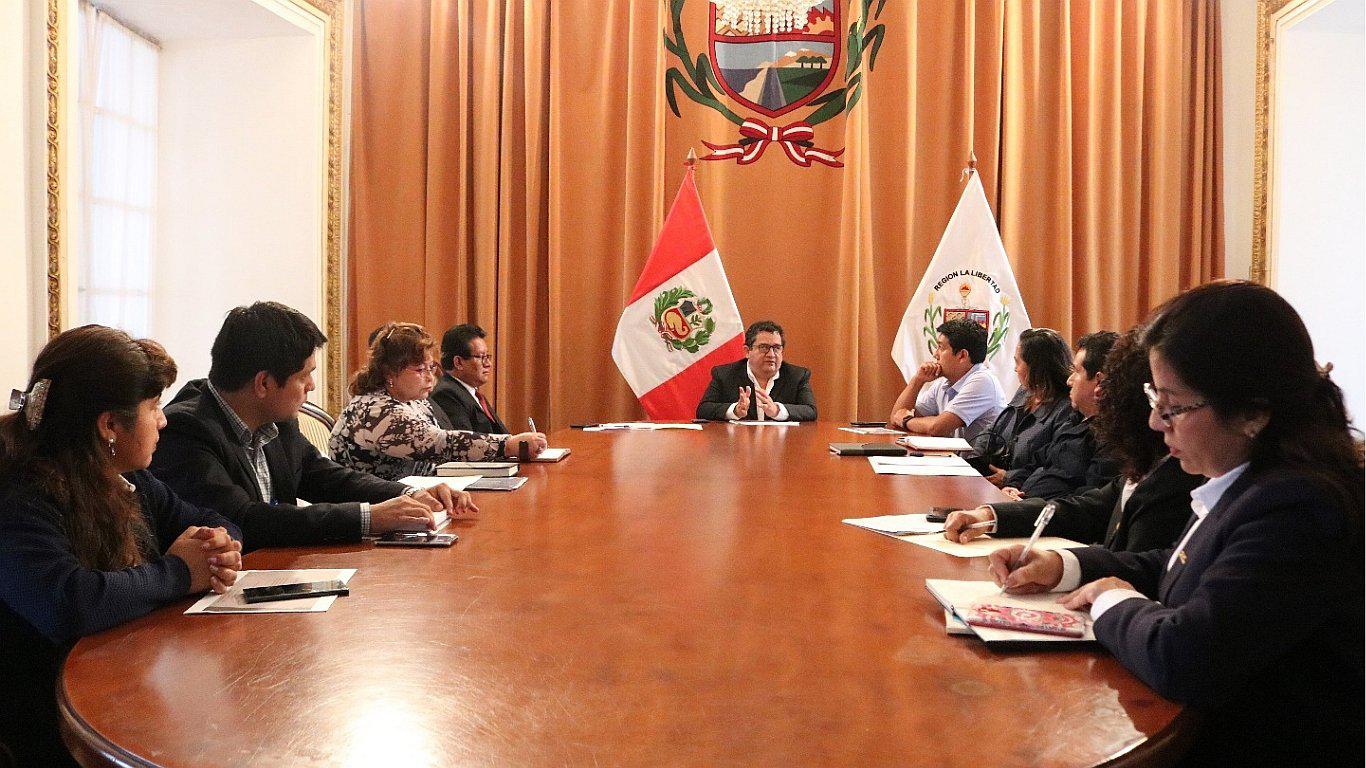 Reemplazan a docentes huelguistas en La Libertad 