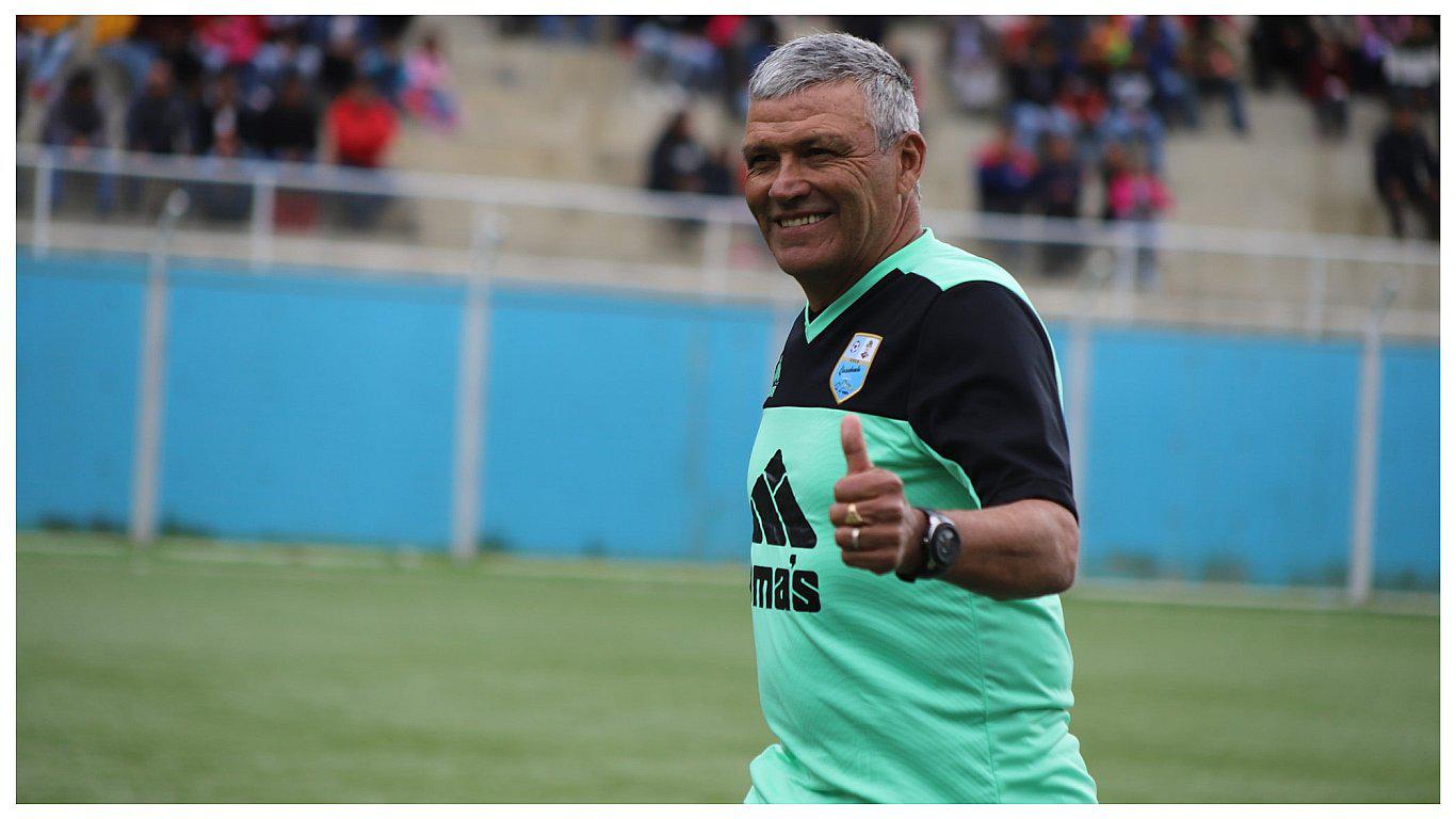 Néstor Clausen no va más en Deportivo Llacuabamba