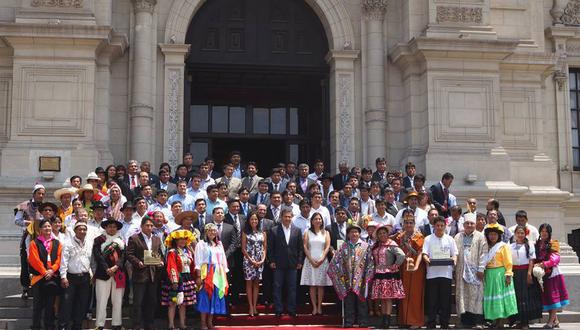 Gobierno peruano premia a tres alcaldes arequipeños