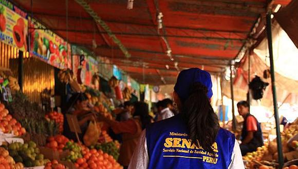 Incautan 4 toneladas de frutas en mercado de Arequipa