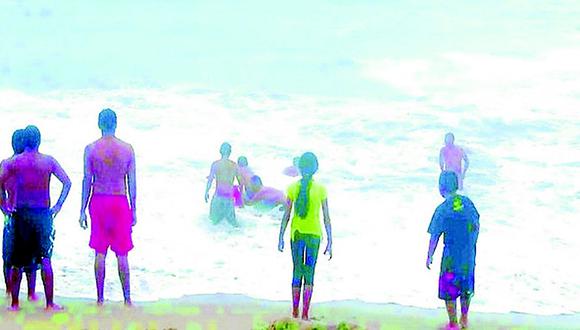 Cinco bañistas, entre ellos dos menores, son rescatados en playas Besique y Atahualpa 
