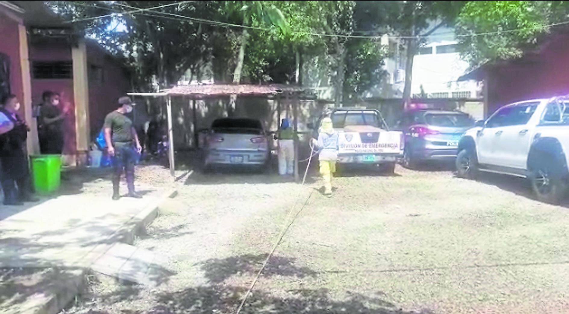 El Frente Policial de Tumbes cerró hoy sus puertas para la desinfección y fumigación de los ambientes como medidas de prevención y evitar el contagio.
