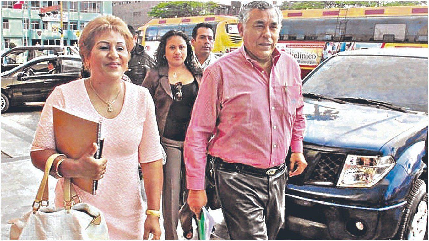 Incrementan a S/ 20,000 la recompensa por paradero de exalcaldes Victoria Espinoza y Julio Cortez 