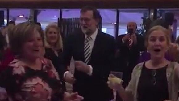 Mariano Rajoy sorprende a invitados de boda bailando "Mi gran noche" de Raphael (VIDEO)