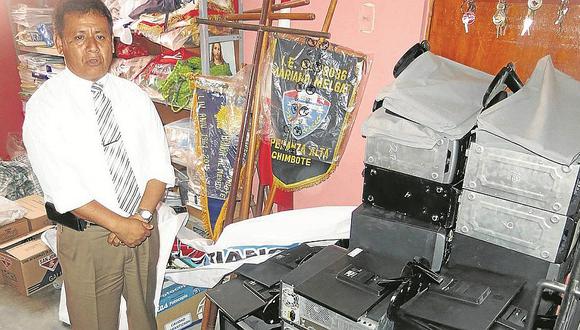 Chimbote: siete alumnos roban memorias de 16 computadoras para venderlas