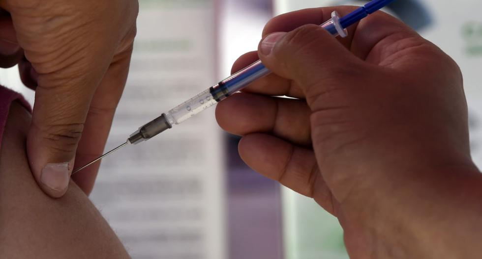 Imagen de una vacunación contra el coronavirus. (Foto: Alfredo Estrella / AFP)