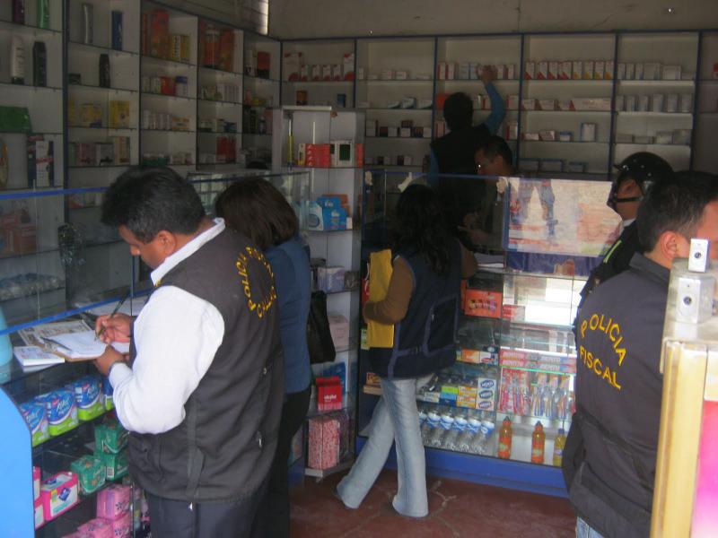 Clausuran centro de salud que vendía medicinas del Minsa