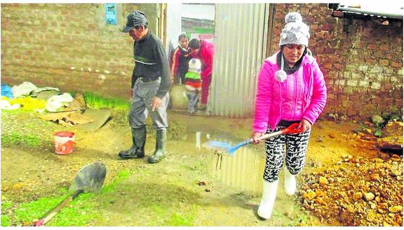 Huancavelica: ​Viviendas y colegio quedan inundados por torrencial lluvia