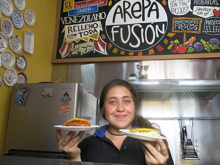 Venezolanos en Arequipa trabajan en áreas de comercio y servicio