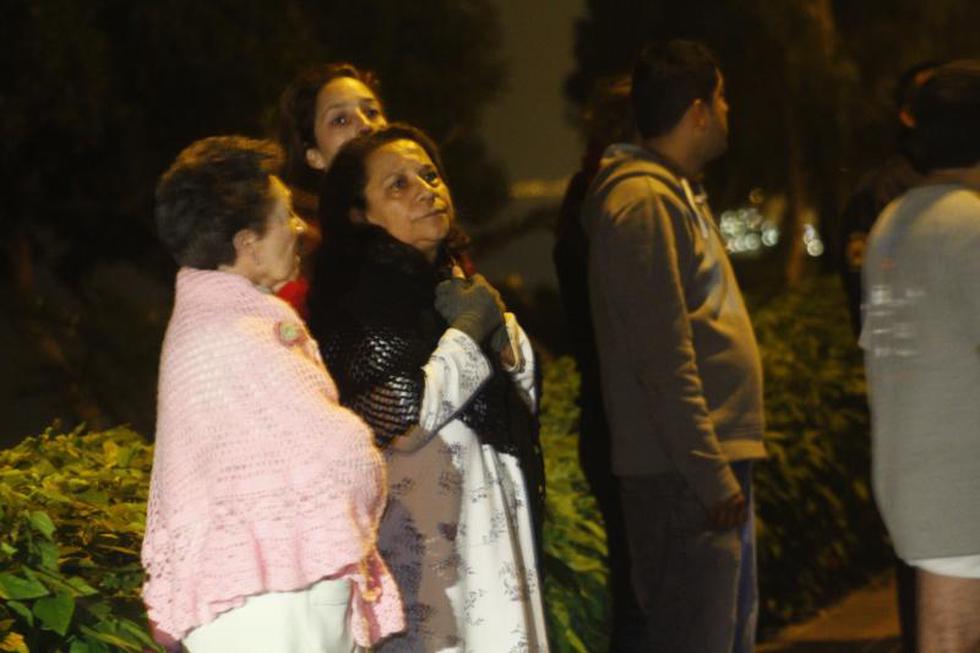 Incendio en San Isidro deja 10 personas afectadas