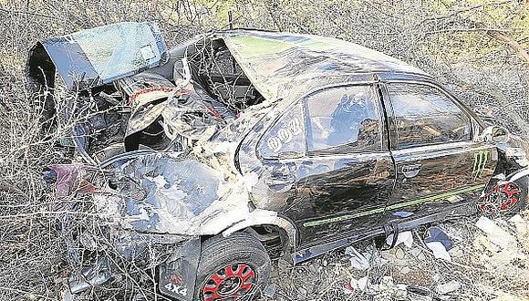 Cinco personas casi pierden la vida en accidente en Virú