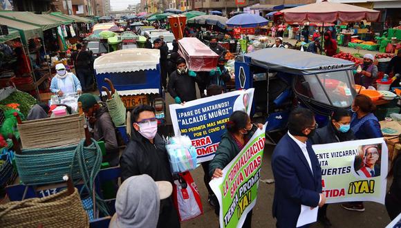 Comerciantes de La Parada realizaron manifestación pidiendo ser reubicados. (Foto: HugoCurotto/@photo.gec)