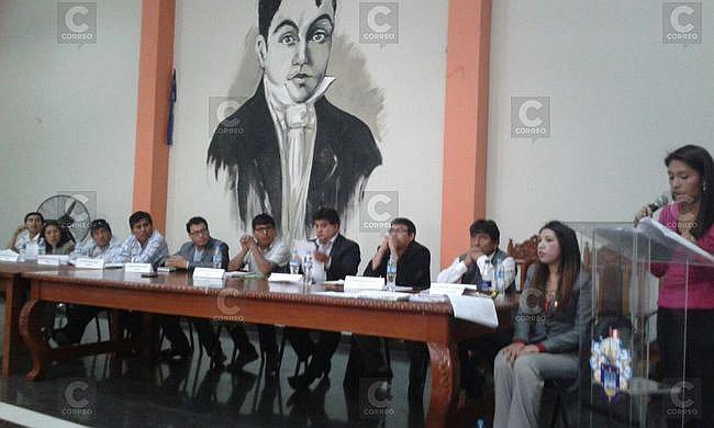 Arequipa: Regidor acusado de usar equipo se salva de vacancia