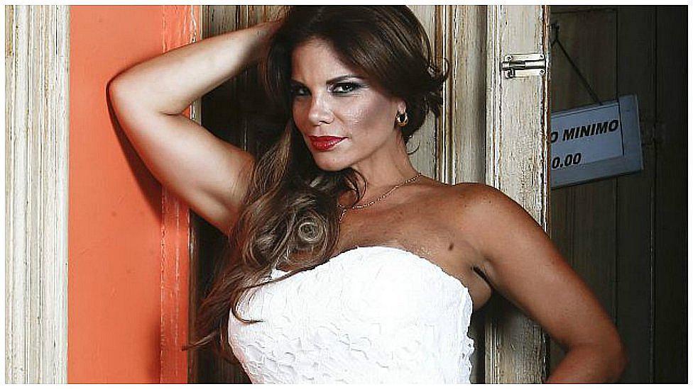 Sandra Arana debutó con sala llena en “Por qué seremos así...”