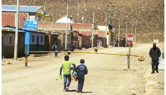 Fuga de estudiantes a Chile y Bolivia obliga cerrar 15 colegios en Tacna