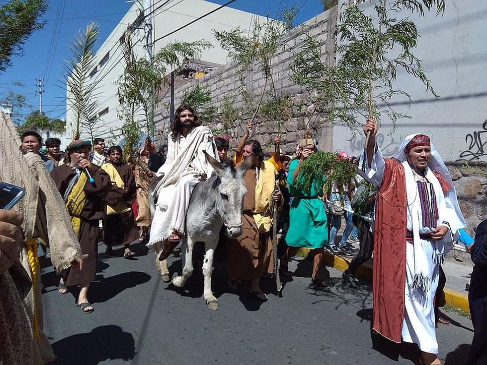 “Los políticos se pueden comparar con Caifas, que entregó a Jesús por sus ansias de poder” (FOTOS)