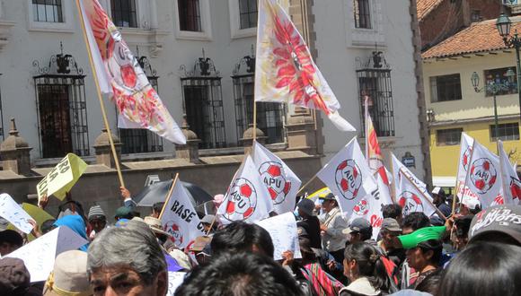 Cusco: aparente aprovechamiento político del APU en movilización por crímenes en Paruro (Vídeo)