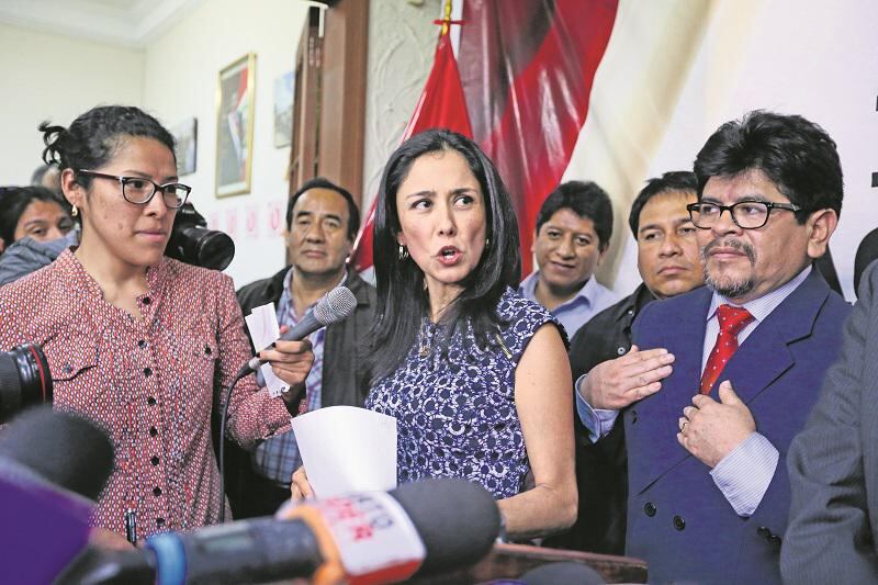 Nadine Heredia acusa a medios de concertar su información contra ella
