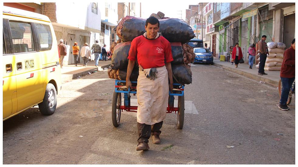 ​Ejemplares padres celebraron su día trabajando por su familia (FOTOS)