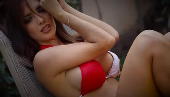 ​Rosángela Espinoza y su diminuto bikini con los colores de la selección peruana (VIDEO)