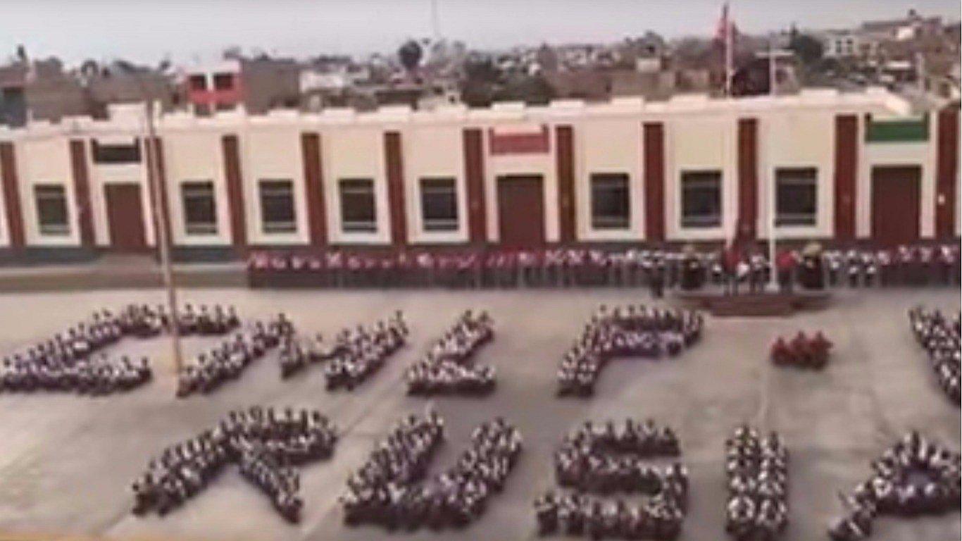 Cadetes del colegio militar Leoncio Prado le gritan "yo creo en ti" a la Blanquirroja