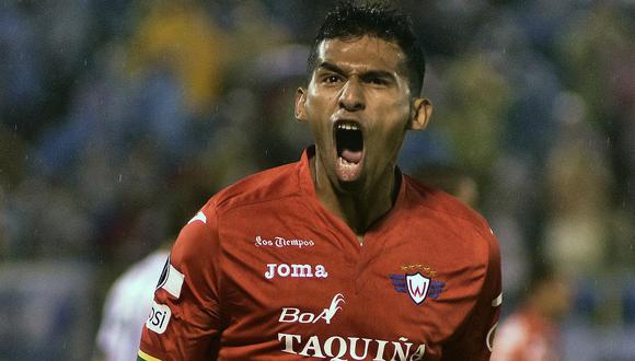 Jorge Wilstermann de Roberto Mosquera derrotó 2-1 al Atlético Tucumán