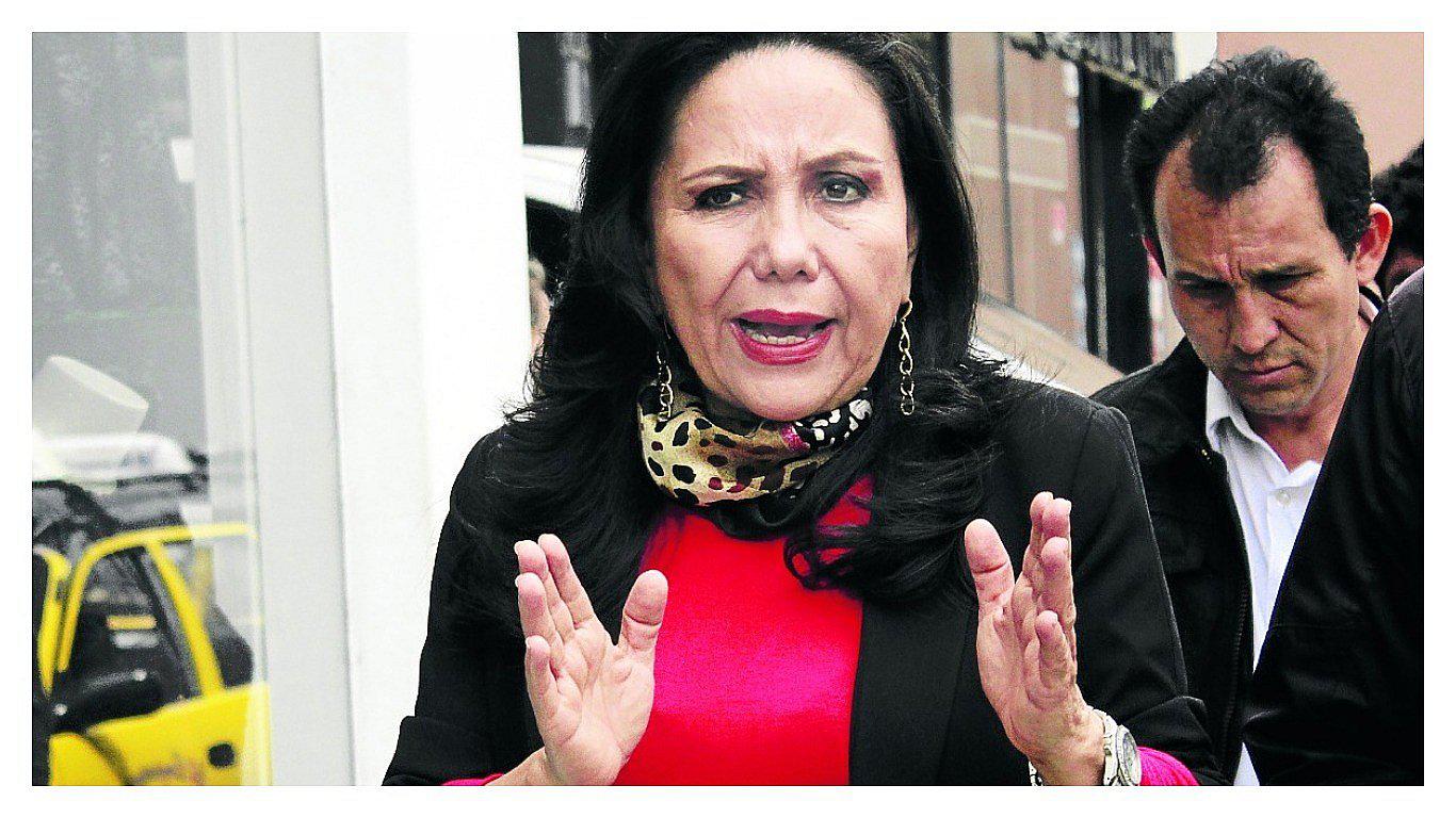 Gloria Montenegro: “Rosa Bartra es un brazo protector de Keiko y Alan”