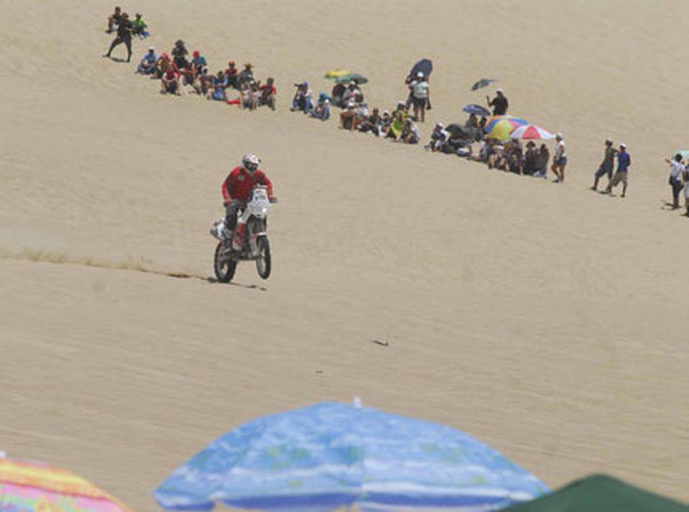 FOTOS del Dakar 2013 : Peterhansel y Barreda toman el mando en las dunas