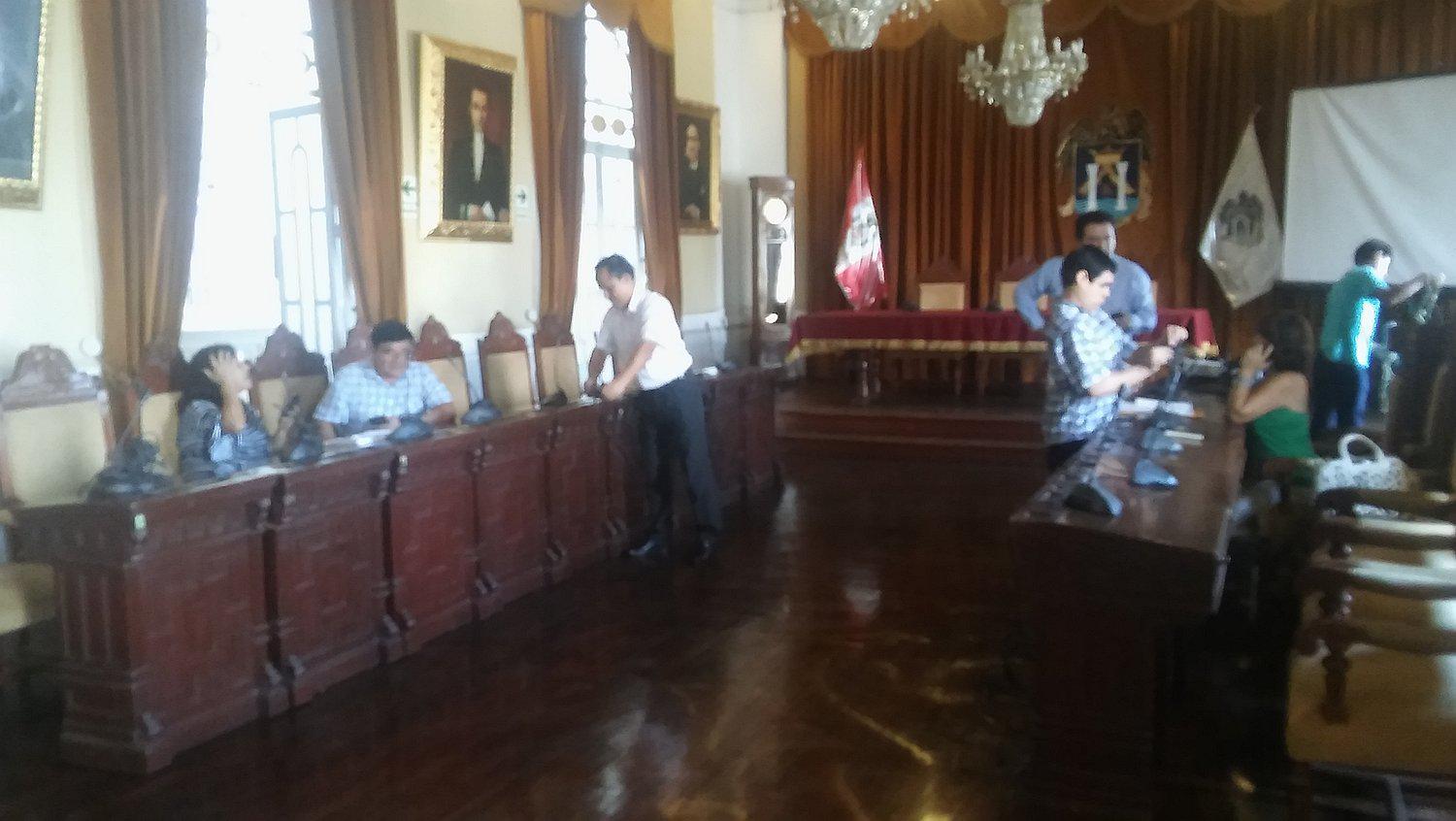 Trujillo: Así fue la accidentada sesión de concejo donde se presentaría gerente municipal (VIDEO)